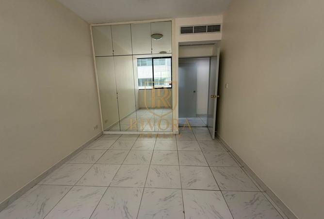 2BHK | BALCONY | SPACIOUS photo 2