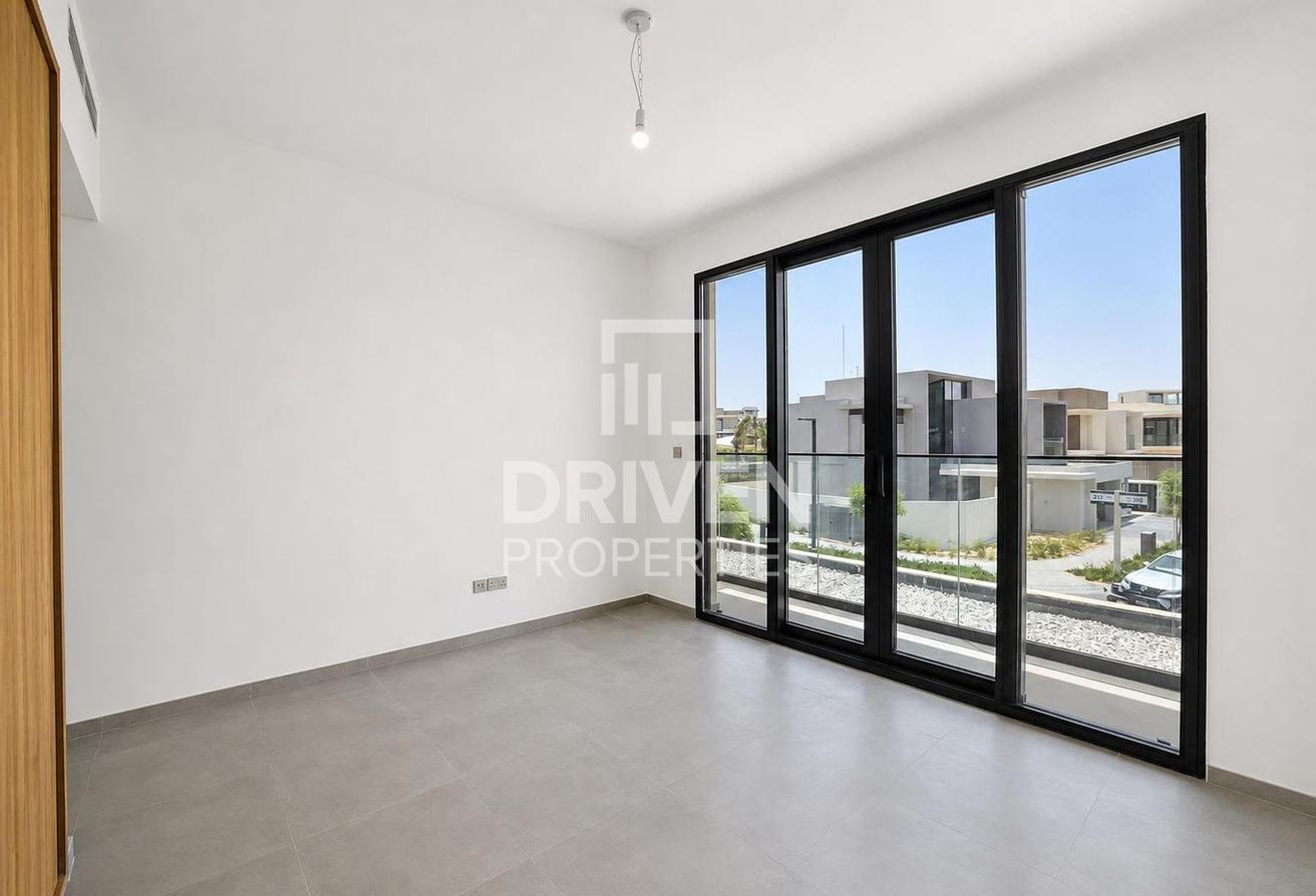 Single Row | Flexible Cheques | Prime Location photo 18