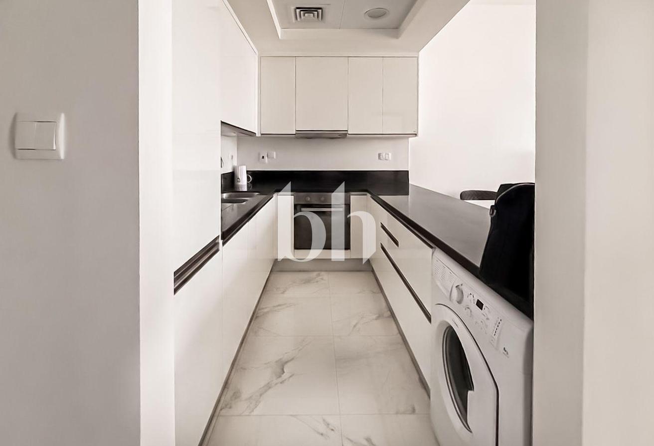 Fully Furnished | Canal Views | Spacious Layout photo 12