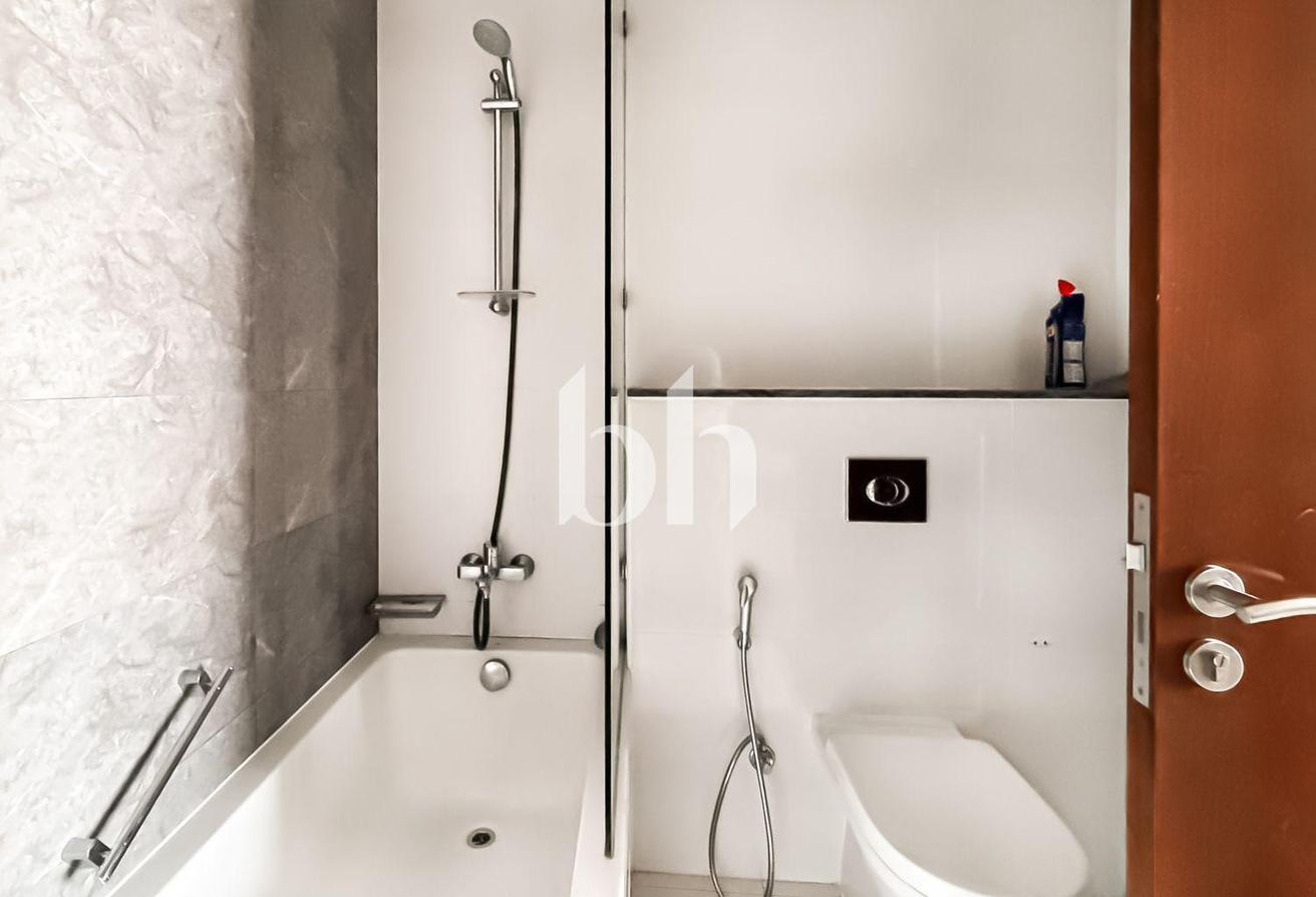 Fully Furnished | Canal Views | Spacious Layout photo 10