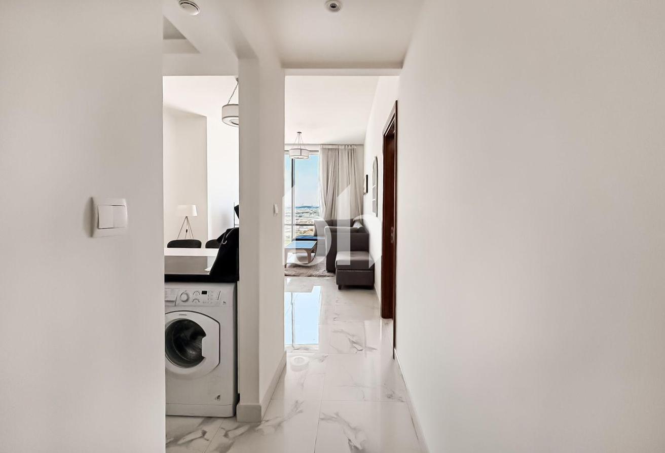 Fully Furnished | Canal Views | Spacious Layout photo 5