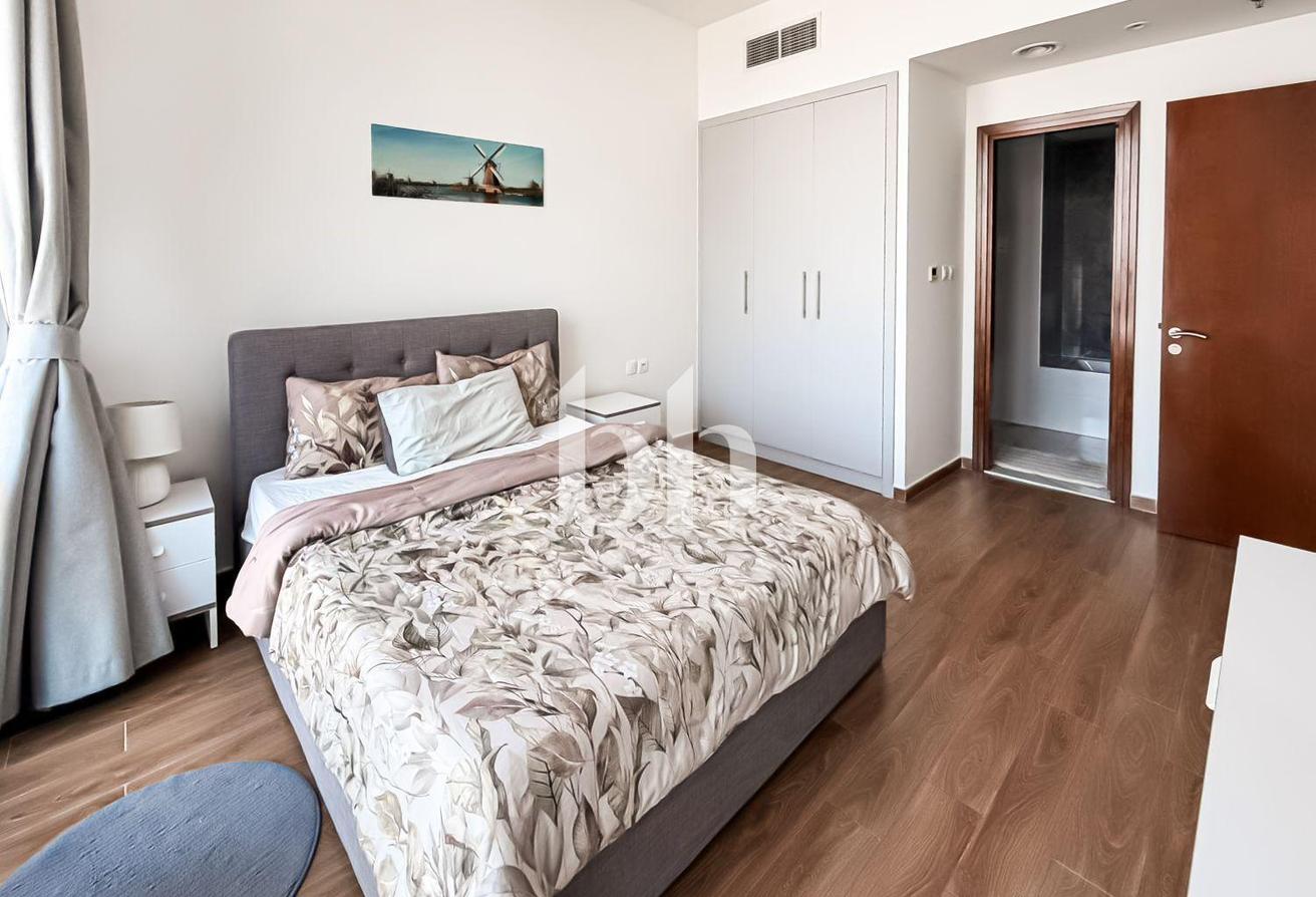 Fully Furnished | Canal Views | Spacious Layout photo 8