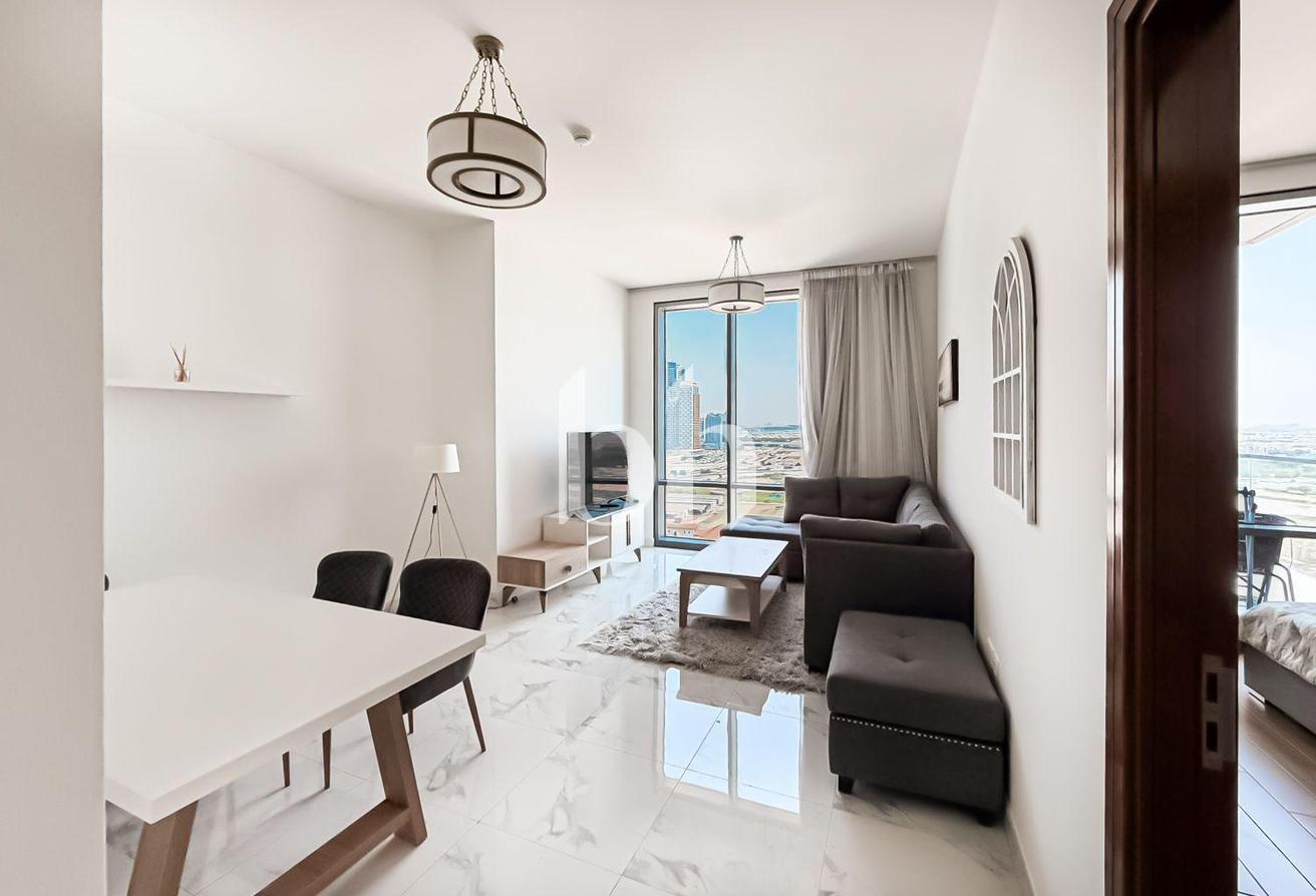 Fully Furnished | Canal Views | Spacious Layout photo 3