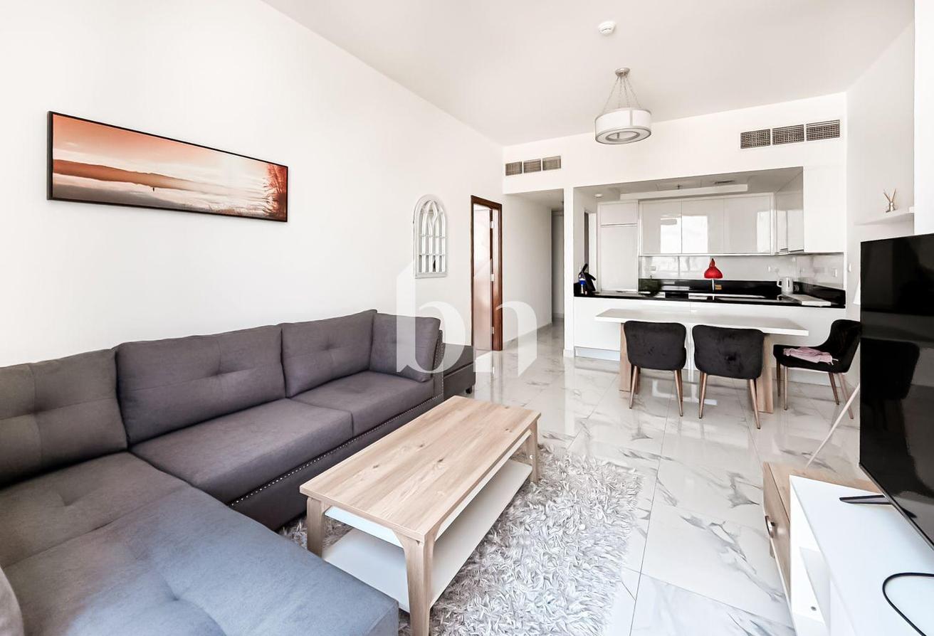 Fully Furnished | Canal Views | Spacious Layout photo 2