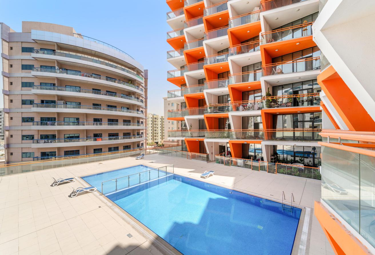 SUMMER DEAL | ALL BILLS INCLUDED | POOL VIEW photo 11
