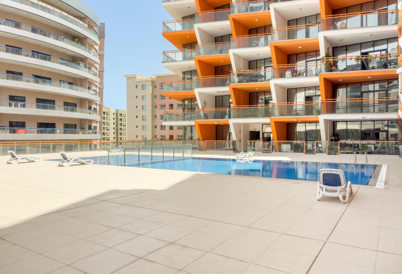 SUMMER DEAL | ALL BILLS INCLUDED | POOL VIEW photo 10