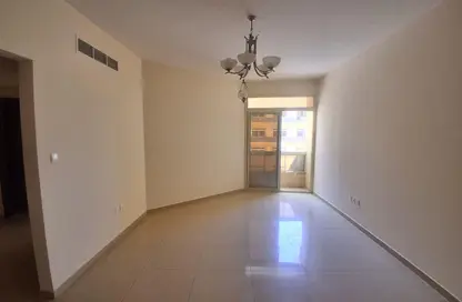 شقة - غرفة نوم - 1 حمام للايجار في الثاني مويلح - تجارية مويلح - الشارقة