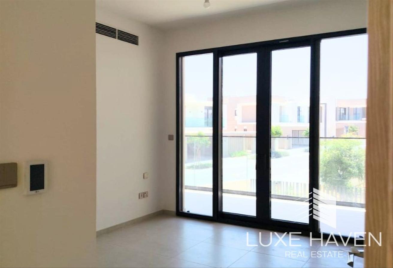 Upgraded Luxury Villa | Big Plot | Fully Furnished photo 18