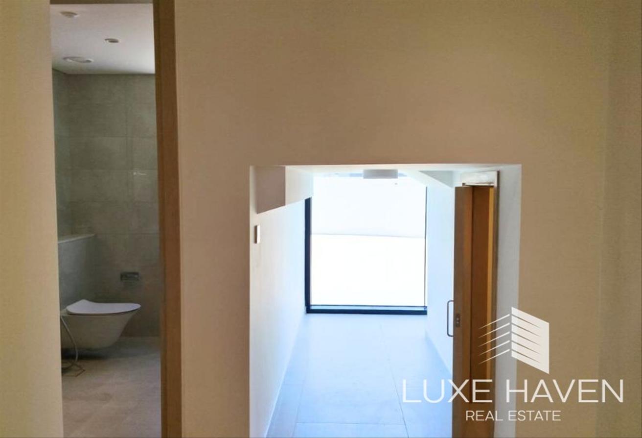 Upgraded Luxury Villa | Big Plot | Fully Furnished photo 15