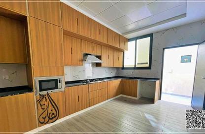 فيلا - 5 غرف نوم - 7 حمامات للبيع في قرية الاميرة - الياسمين - عجمان