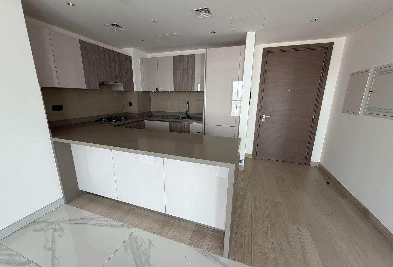 Brand new | Vacant | Furnished photo 3
