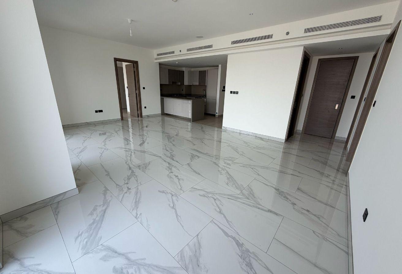 Brand new | Vacant | Furnished photo 2