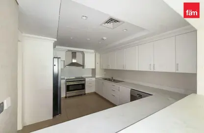 شقة - 2 غرف نوم - 3 حمامات للايجار في الحلاوي - مساكن شور لاين - نخلة جميرا - دبي