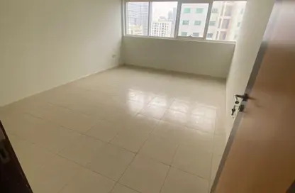 Apartment - 2 Bedrooms - 2 Bathrooms for rent in Blue Tower - Al Majaz 3 - Al Majaz - Sharjah