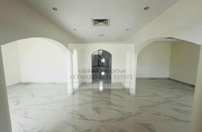 Villa - 4 Bedrooms - 6 Bathrooms for rent in Al Garhoud - Dubai