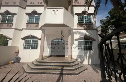 Villa - 4 Bedrooms - 6 Bathrooms for rent in Al Garhoud - Dubai