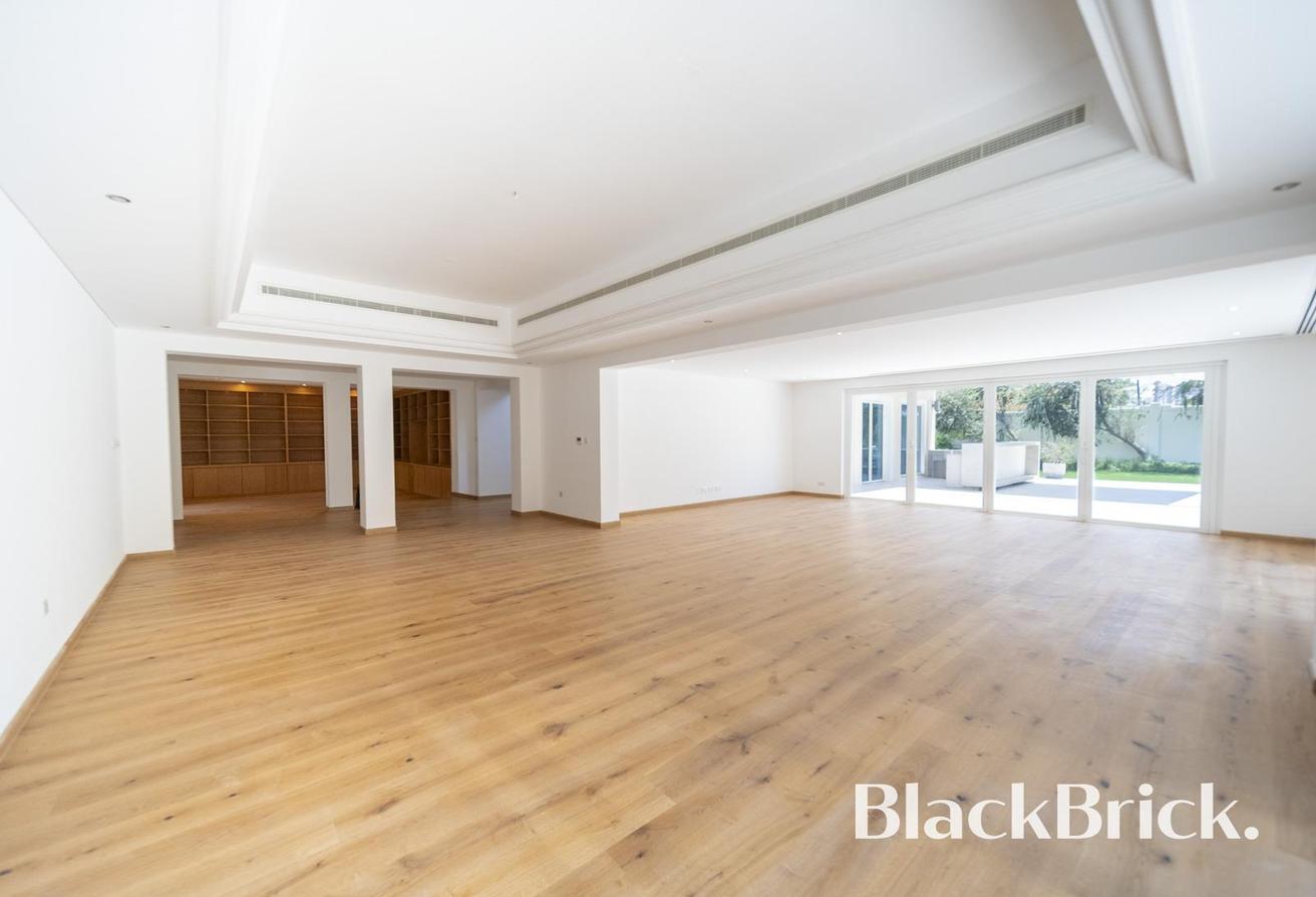 Fully Upgraded | Largest Villa | Exclusive photo 11