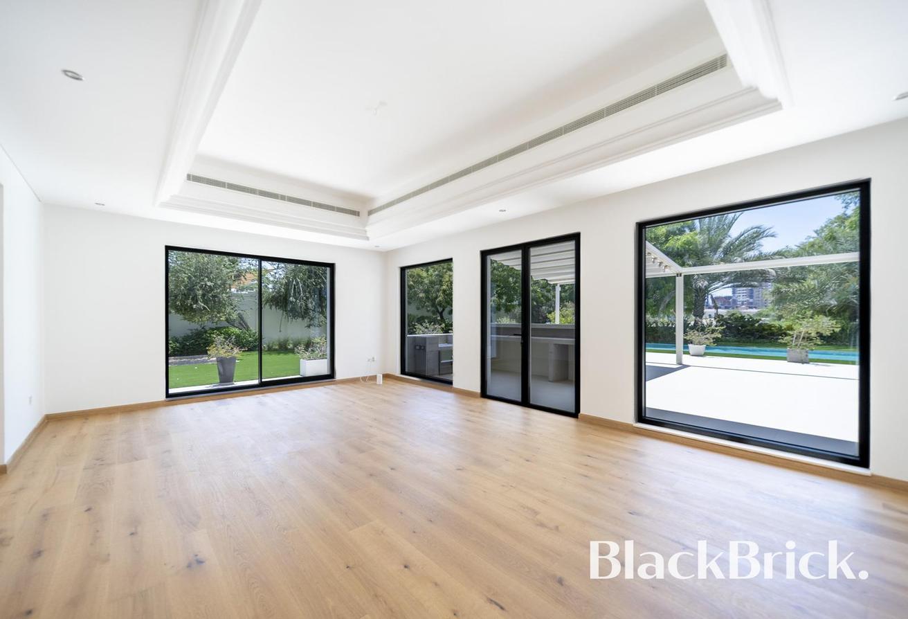 Fully Upgraded | Largest Villa | Exclusive photo 7