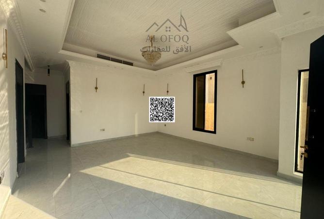 2PFcqdrC9Fg - Property Image 3