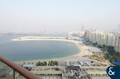 Apartment - 2 Bedrooms - 3 Bathrooms for rent in Amber - Tiara Residences - Palm Jumeirah - Dubai