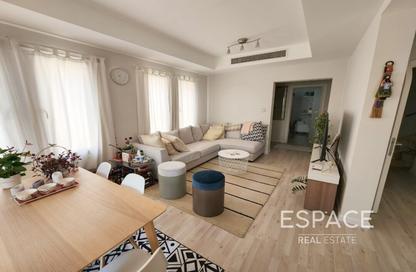 Villa - 2 Bedrooms - 2 Bathrooms for rent in Springs 2 - The Springs - Dubai