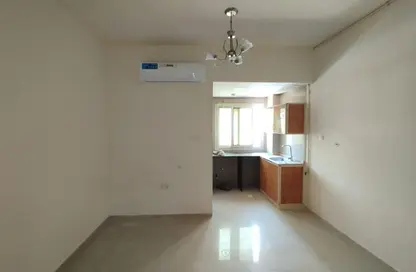 Apartment - 1 Bathroom for rent in Fire Station Road - Muwaileh - Sharjah