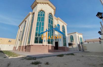 Villa - 4 - 6 for rent in Muwafja - Wasit - Sharjah Villa - 4 - 6 for rent in Muwafja - Wasit - Sharjah