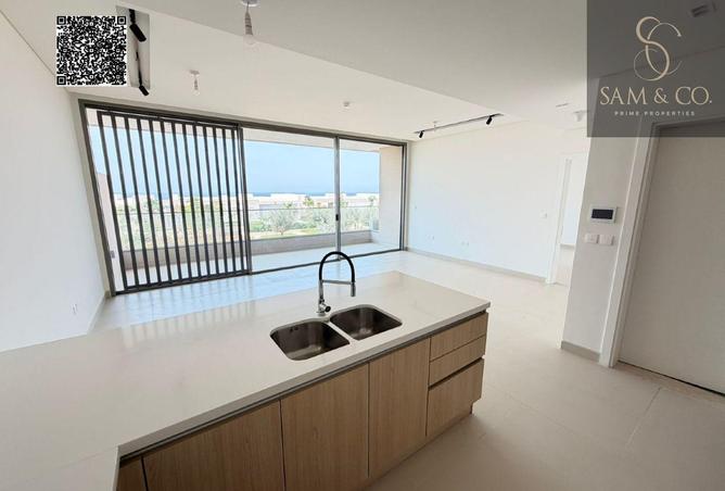 Ready to Move | Sea View | Beach Access | Resale