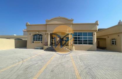 Villa - 3 Bedrooms - 5 Bathrooms for rent in Al Dhait South - Al Dhait - Ras Al Khaimah