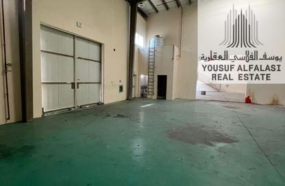 Warehouse - Studio - 2 Bathrooms for rent in Umm Al Thuoob - Umm Al Quwain