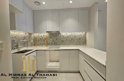 شقة - غرفة نوم - 2 حمامات للايجار في نيفا رزيدنسز - منطقة 16 - قرية جميرا الدائرية - دبي