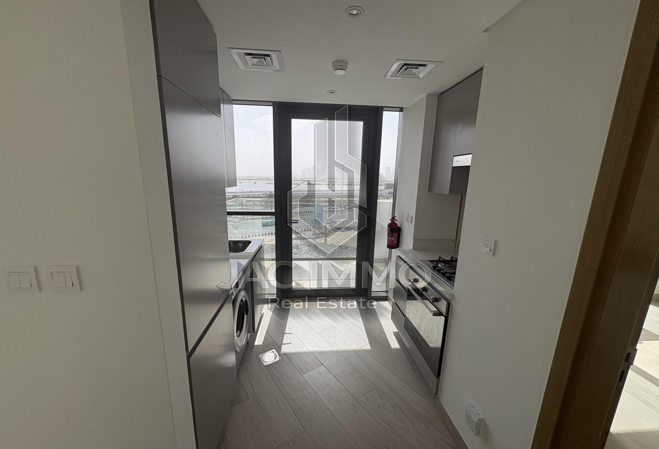 Spacious Living | Modern Finish | Prime Area photo 2