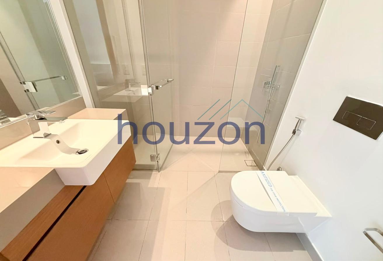 Modern+Renovated 1BR | Burj Khalifa+Boulevard View photo 8