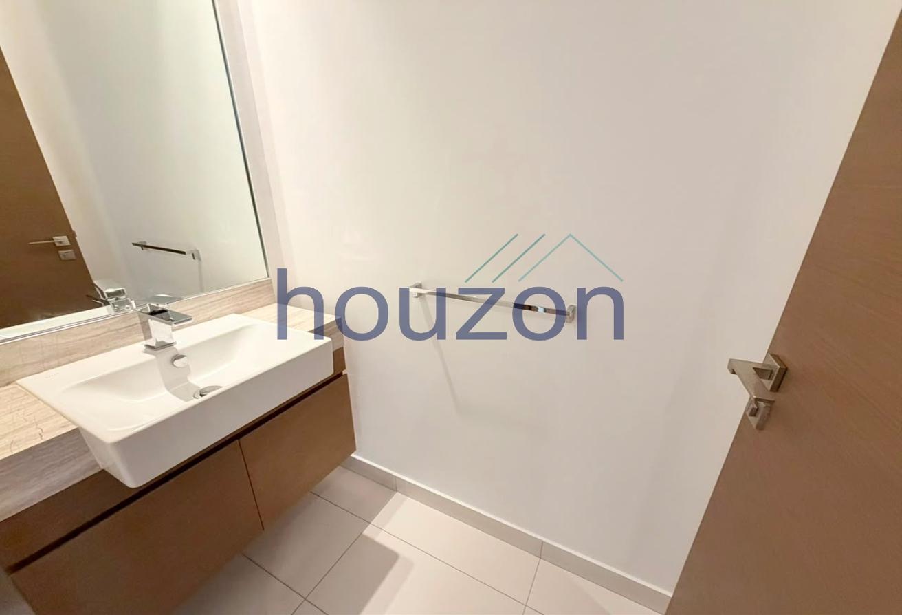 Modern+Renovated 1BR | Burj Khalifa+Boulevard View photo 11