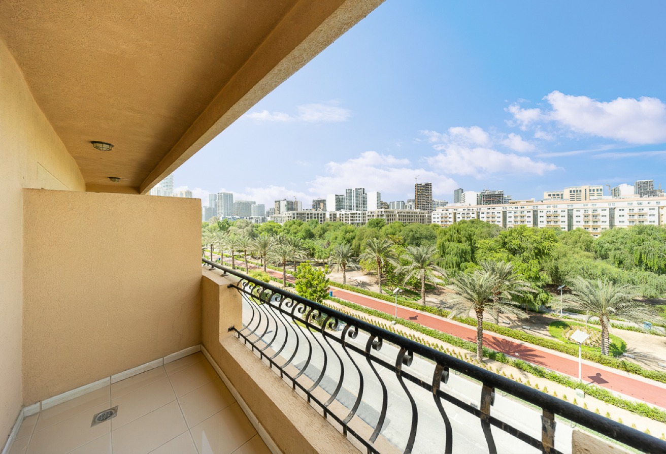 Studio apartment in Diamond Views 2, Jumeirah Village Circle: 5