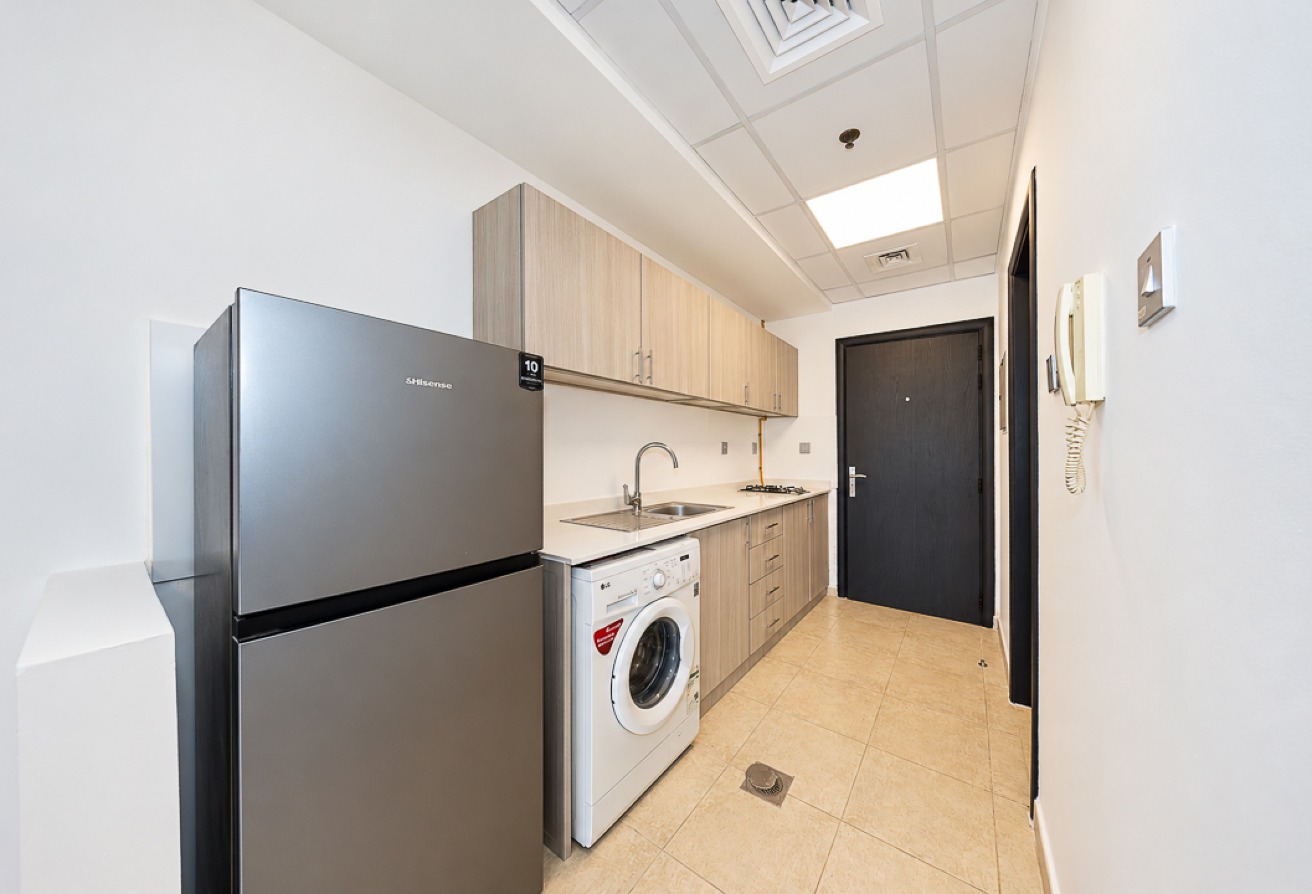 Studio apartment in Diamond Views 2, Jumeirah Village Circle: 9
