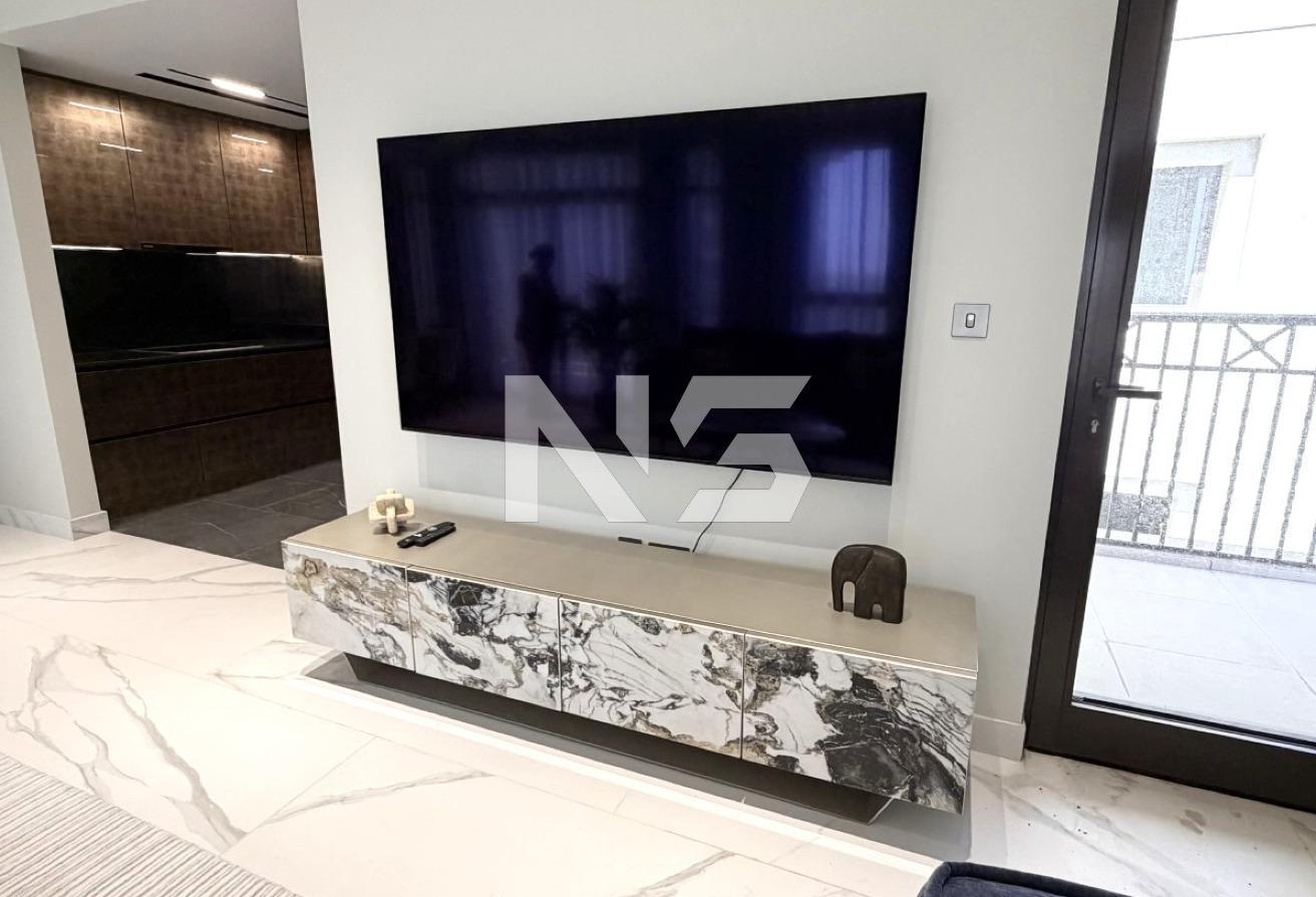 Renovated And Fully Furnished | Pool View | Vacant photo 10