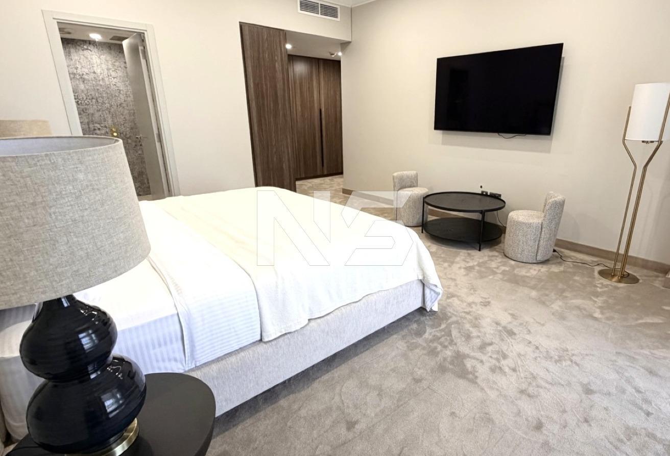 Renovated And Fully Furnished | Pool View | Vacant photo 27