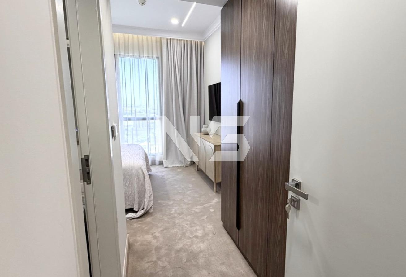 Renovated And Fully Furnished | Pool View | Vacant photo 16