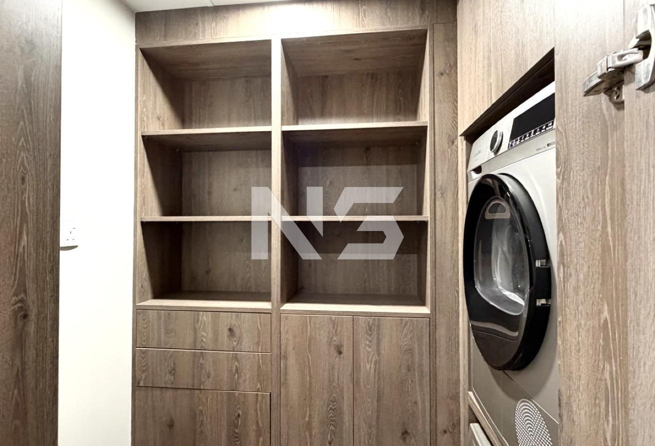 Renovated And Fully Furnished | Pool View | Vacant photo 5