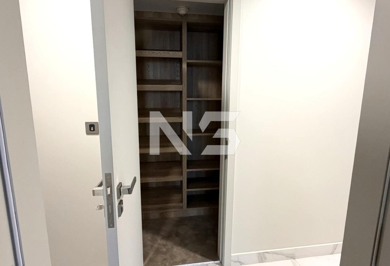 Renovated And Fully Furnished | Pool View | Vacant photo 23