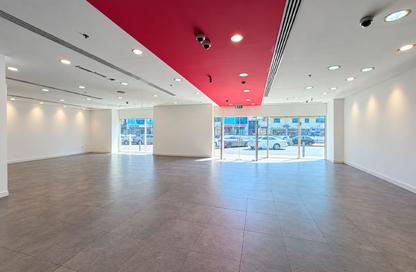 Retail - Studio - 2 for rent in Makeen Building - Airport Road - Al Garhoud - Dubai