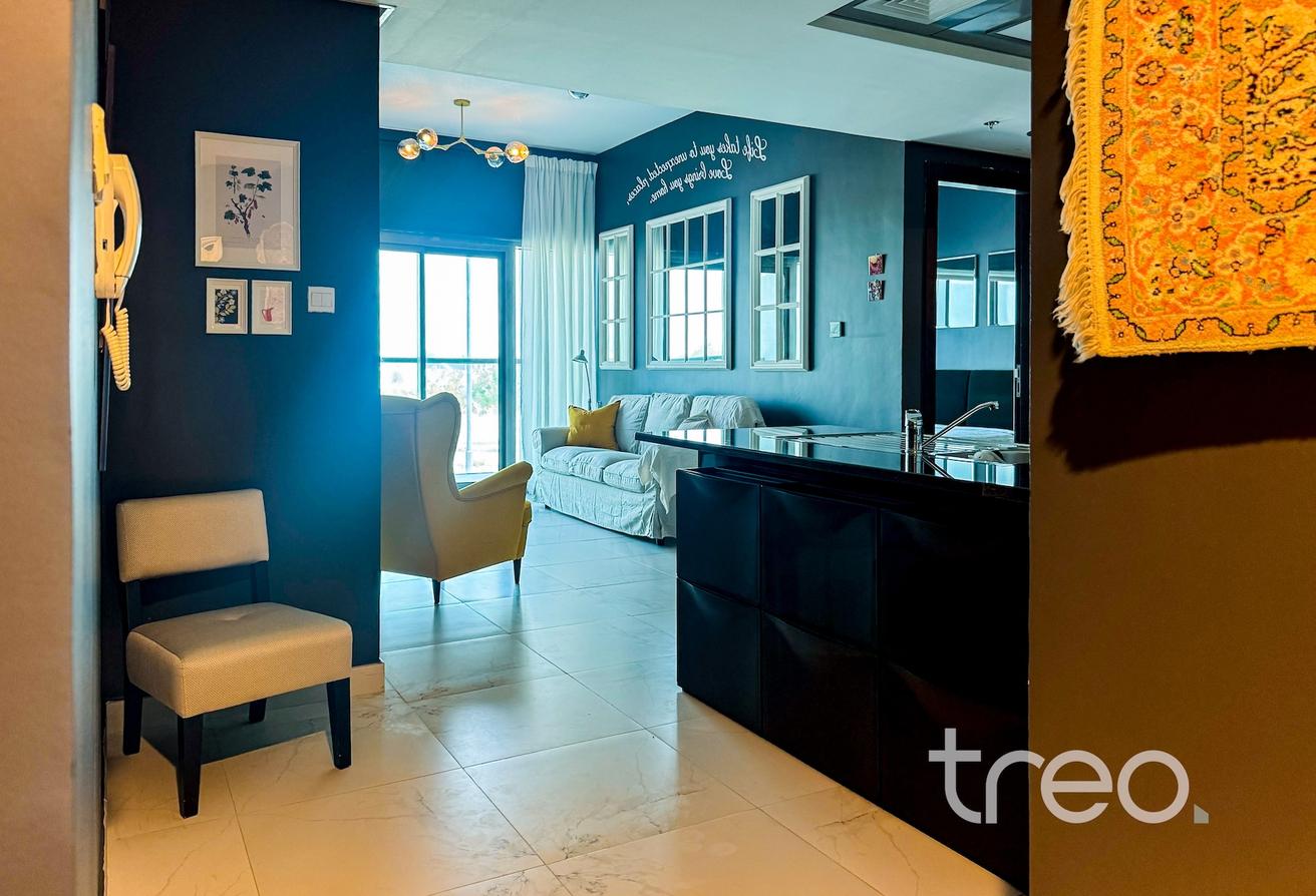 Vacant | Fully Furnished | Prime Location photo 6