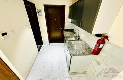 Apartment - Studio - 1 for rent in Muwailih Building - Muwaileh - Sharjah