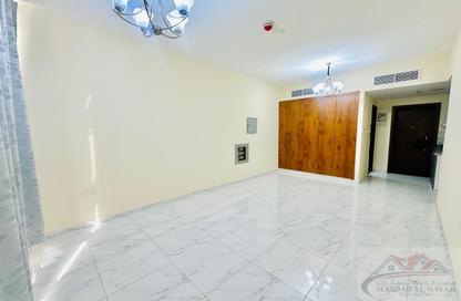 Apartment - Studio - 1 for rent in Muwailih Building - Muwaileh - Sharjah