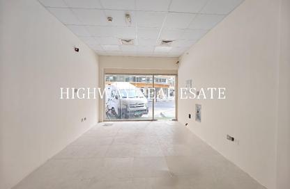 Shop - Studio for rent in Muwailih Building - Muwaileh - Sharjah