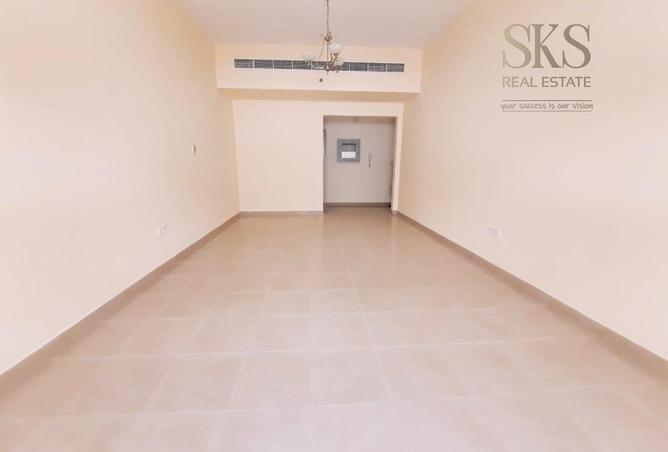 Suspecious 2BHK APARTMENT | NEAR MOE MALL photo 2