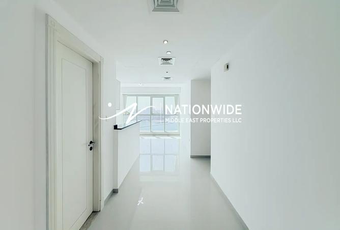 2-bed apartment in Marina Bay by DAMAC · Vacant · Sea view — photo 2