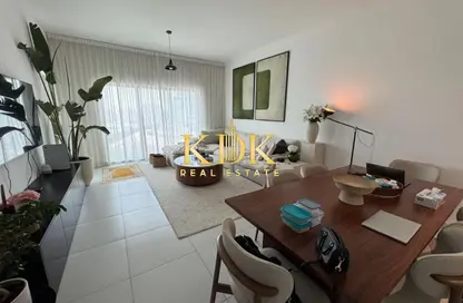 شقة - 2 غرف نوم - 3 حمامات للايجار في مبنى ربدان - موتور سيتي - دبي