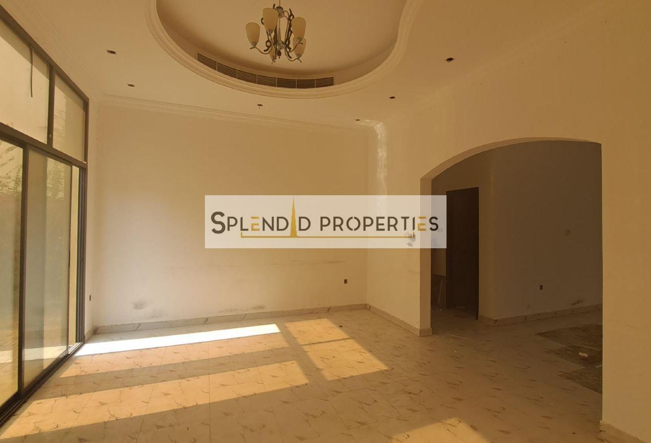 Attractive Independent 5 BED|Private Garden +Pool photo 5